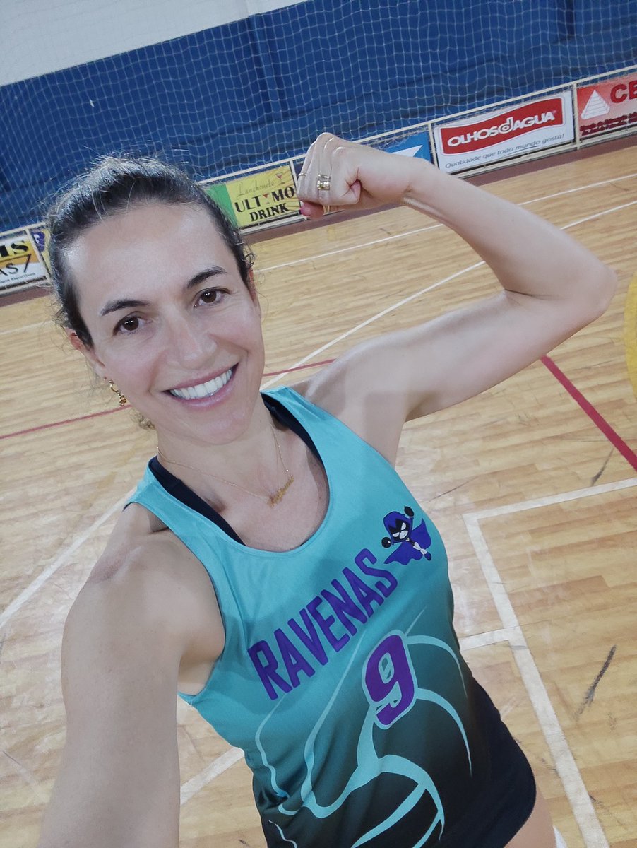 AlmeidaEmiliane's tweet photo. Running + Volleyball= Happy Friday!❤️
Great weekend to all of you!! 
Happy Flex Friday!💪💪
@MyPeakChallenge 
@AOKPeakers 
@GreenCoastPeak 
@MountainPeakers 
@MPCFitlanders 
@MexicanPeakers 
@IslandPeakers 
@RoadtripPeakers 
@HomeGymPeakers 
@SamHeughan 
@CoachValbo https://t.co/zDSiIlv0jf