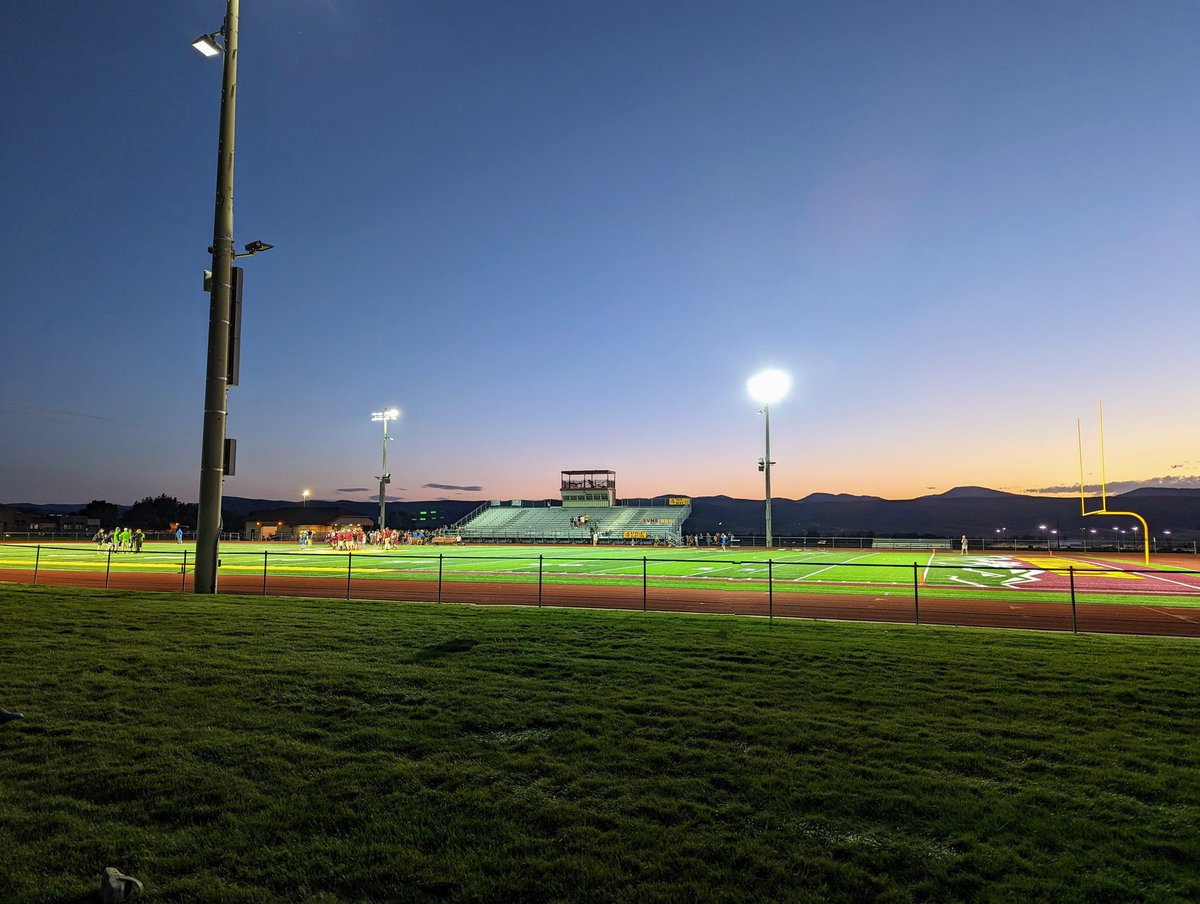 TannerCrook's tweet photo. @DahlErickson thanks for announcing the scrimmage. Great night for a night out with the lights. https://t.co/beMzE1QQxI