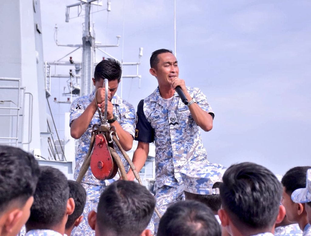 Pembelajaran &amp; Pengajaran.

Hari ke-2 #EksANGSA Siri 14/23 berlalu mengikut tempo. Program hari ini dipenuhi dengan pengajaran oleh Bahagian Kesiagaan serta 'SME' yang lain. Ini penting agar warga #NavyPeople lebih siapsiaga hadapi fasa berikutnya.
#NavyNews
#Kesiagaan