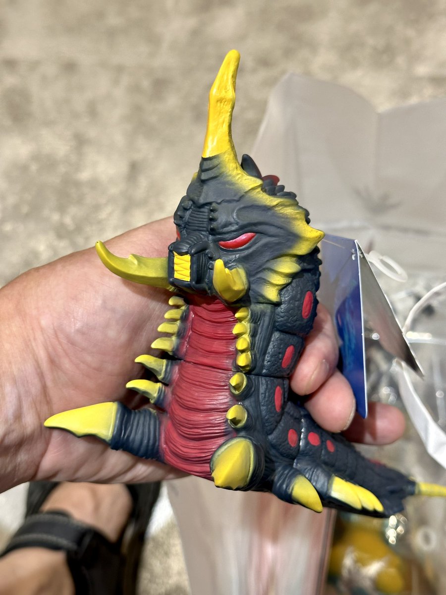 Shin_Gojira_66's tweet photo. またゴディストにいました!一緒に写真撮りました!‼️😆✨✨。
お会いできて嬉しかったです
バトラとヘドラ買いました❗️✨✨
お疲れ様でした!❗️🙇🏻♂️
#GodzillaStoreTokyo @GodzillaS_Tokyo #バトラ #ヘドラ https://t.co/VgTzwpWxE2