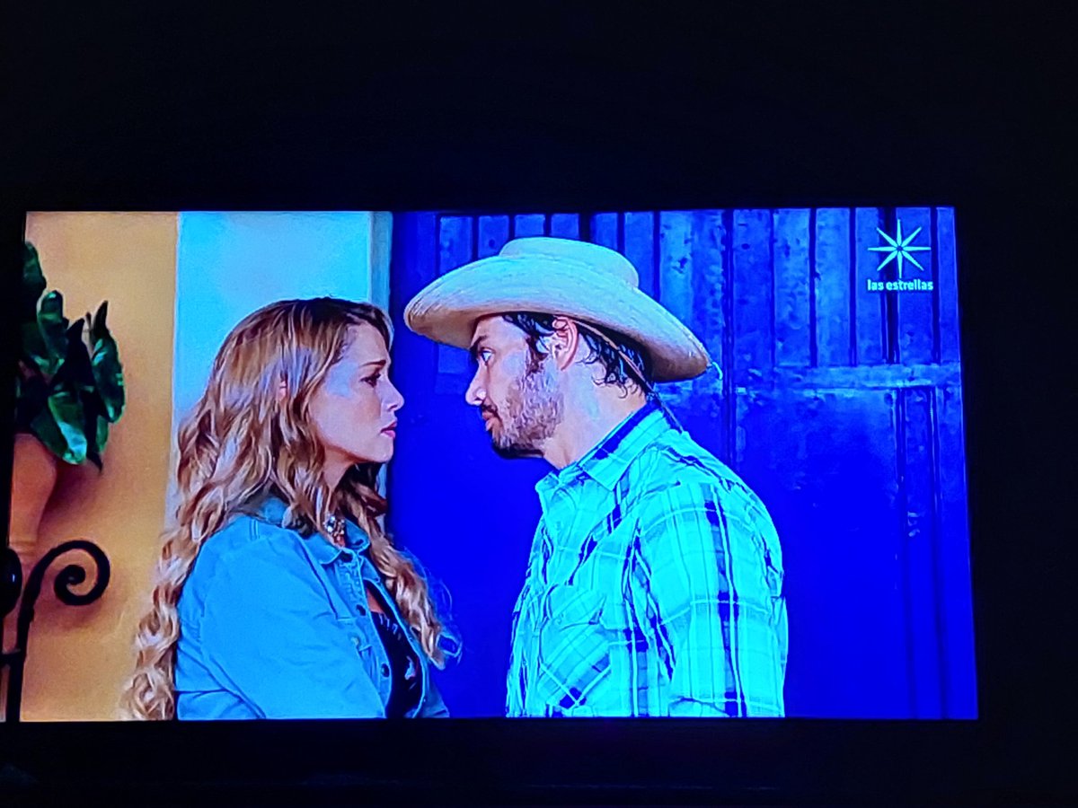 vero_sac's tweet photo. Cris 🤦‍♂️🤦‍♂️🤦‍♂️🤦‍♂️🤦‍♂️🤦‍♂️ #Santos #TierraDeEsperanza @andrespalacios1 https://t.co/I8wcsjFHjo