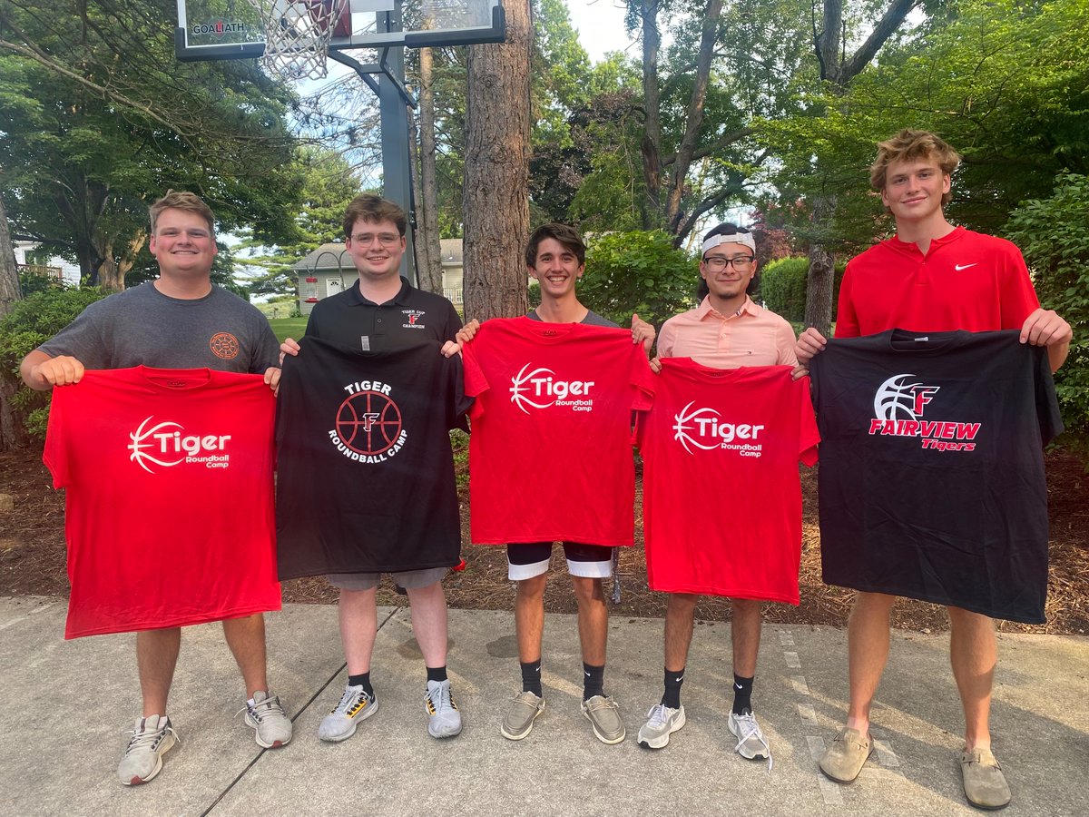 FHSTigersHoops's tweet photo. Congratulations to our contest winners during the Tiger Cup: Harry Murphey, Charlie Murphey, Dave Fragale, Will Postema, and Archie Murphey. Thanks again to everyone for playing and everyone who helped out. #keeptheculture https://t.co/WNIxH7opx3