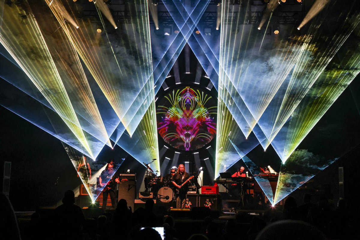 govtmuleband's tweet photo. 07.28.2023
SPAC
Saratoga Performing Arts Center

Set 1:
Same As It Ever Was
Thorns Of Life
Painted Silver Light
Devil Likes It Slow %
Mule
Dreaming Out Loud
Thorazine Shuffle

Set 2 (With Jackie Greene on Keys, Guitar, Vocals):
Shine On You Crazy Diamond (Parts I-V) @%
Have A Cigar &%
Speak To Me
Breathe @
On The Run 
Time > Breathe reprise @
The Great Gig In The Sky @
Money @%
One Of These Days
Fearless 
Echoes (Part 1) @ 
> Echoes (Part 2) @% 
Comfortably Numb @

Encore 1:
Shine On You Crazy Diamond (Parts VI-XII) %

Encore 2:
Wish You Were Here @ 

% w/ Ron Holloway
@  w/ Machan Taylor & Sophia Ramos
&  Matt Abts - lead vocal

📷: David Sullenger