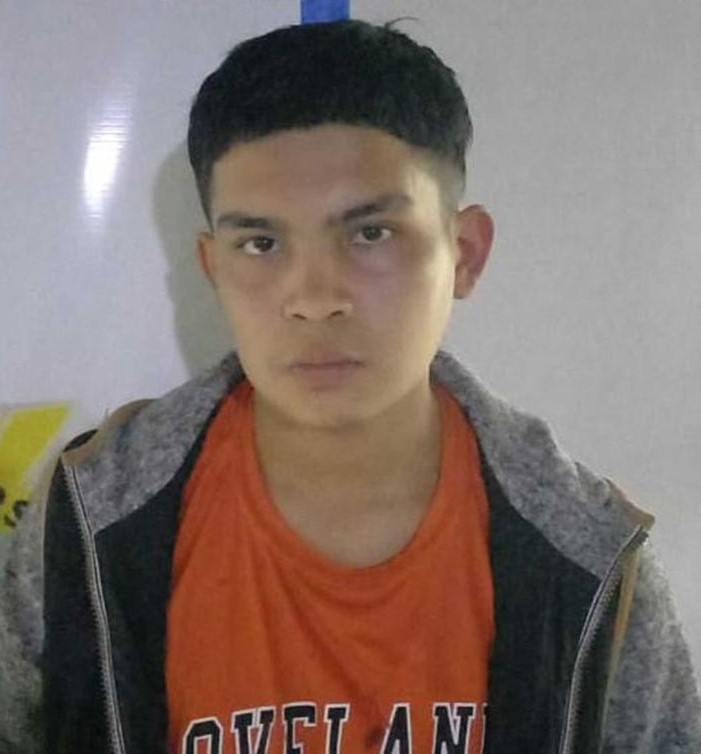 desaparecidaorg's tweet photo. Franco Nahuel Arce Cruz tiene 17 años, desapareció el 28/7 en Perico, provincia de #Jujuy. Estatura 1,65. Vestía una campera blanca, buzo azul, pantalón corto Adidas azul y zapatillas blancas. Se hizo la denuncia. Avisar #URGENTE al ☎️388-6828607, o al 911 https://t.co/xgaBas2IDe
