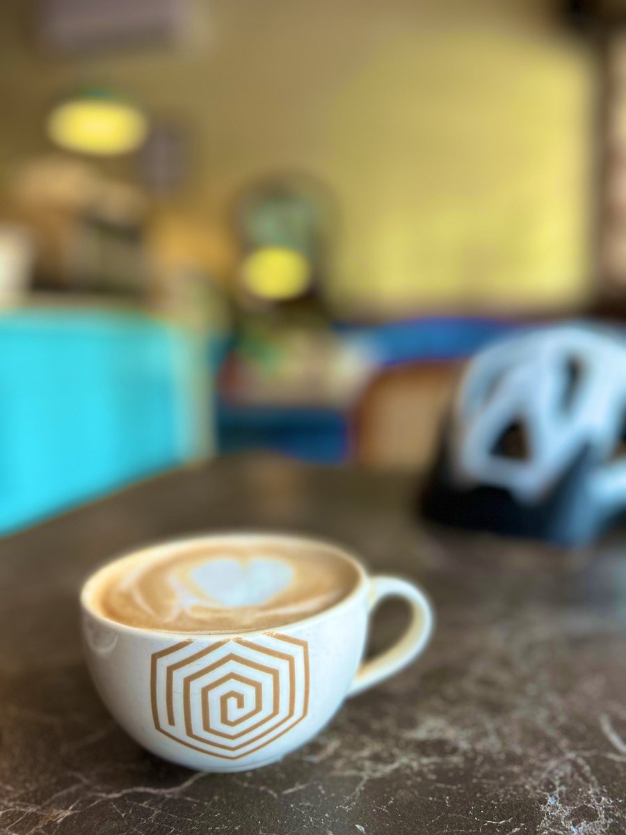 ankitv's tweet photo. The joy of a nice, hearty breakfast after a workout is unparalleled. 😎

Pretty good Eggs benedict at cuppa redefined in HSR. ☕️ https://t.co/zTwVh2S8Zj