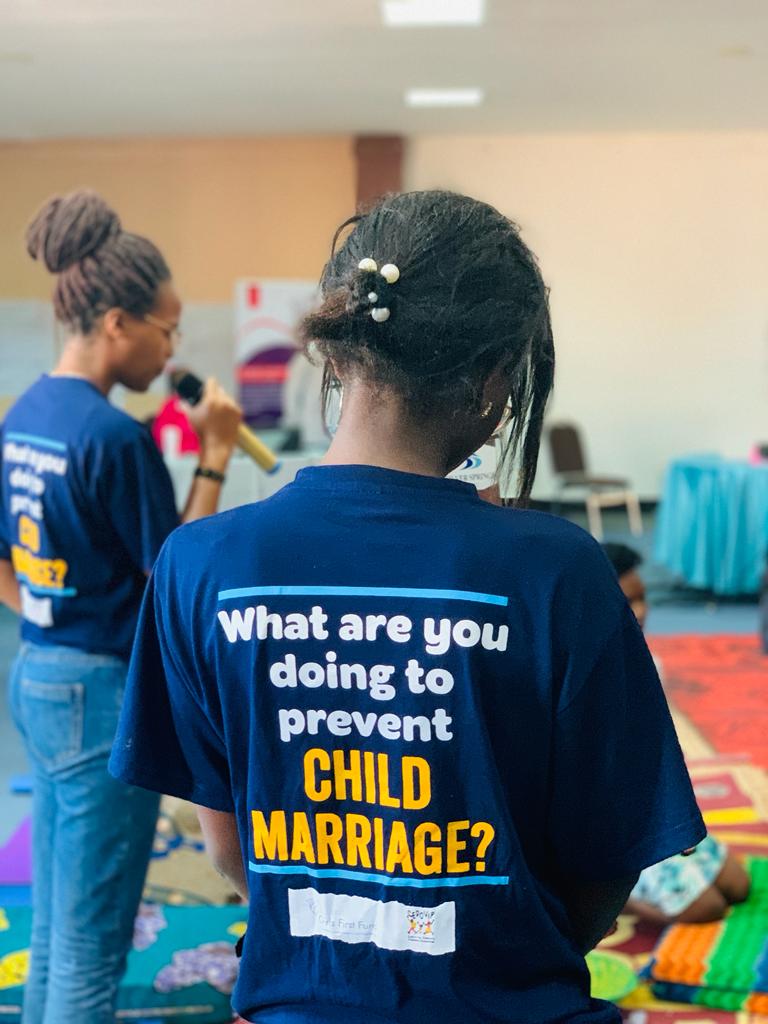 UmarKayita's tweet photo. #ItTakesAworld to End Child marriage and what role have you played in your community to create violence free enviroment against our children.
#Equalitybenefits all https://t.co/eHIjRBXM1o