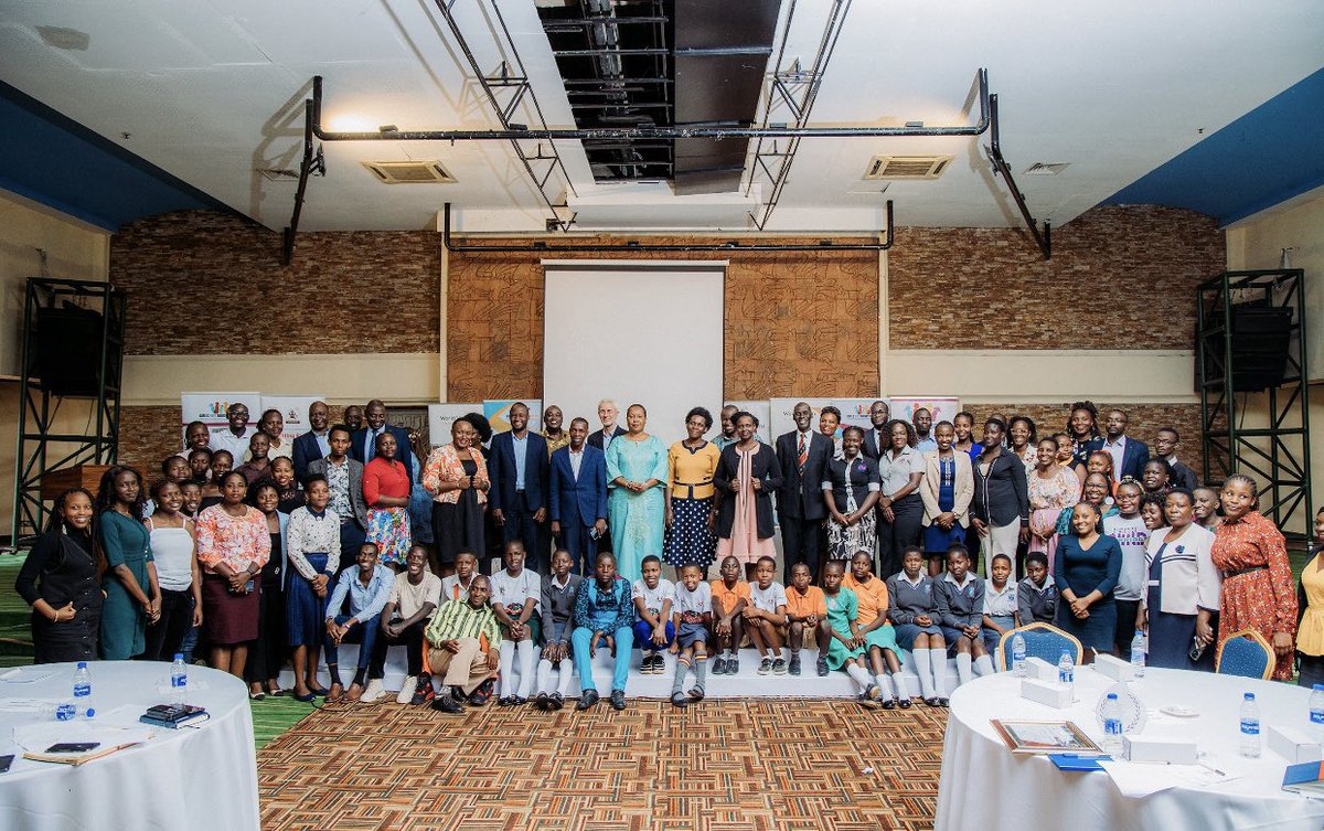 UmarKayita's tweet photo. #ItTakesAworld to End Child marriage and what role have you played in your community to create violence free enviroment against our children.
#Equalitybenefits all https://t.co/eHIjRBXM1o