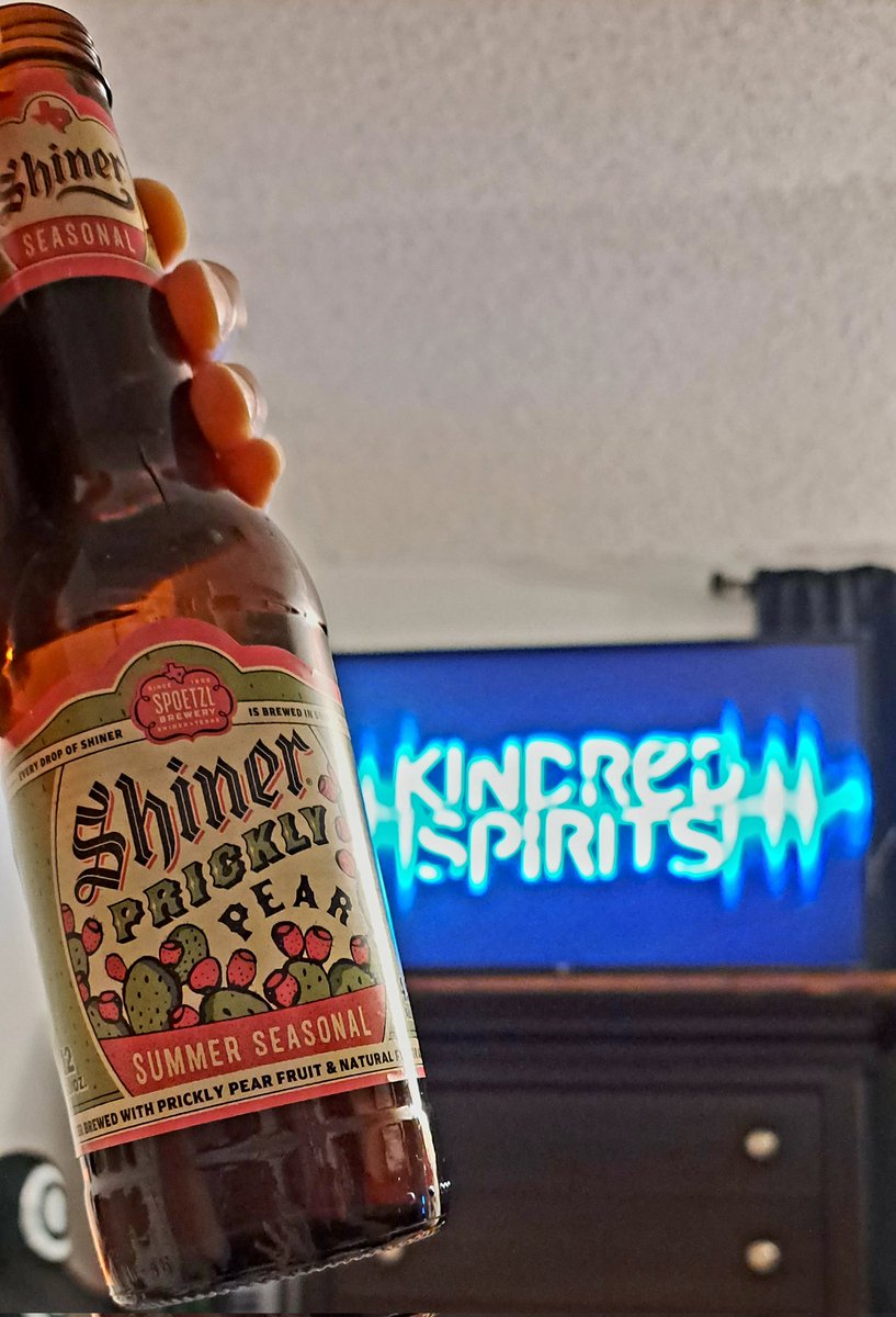 Butterfly_Luvly's tweet photo. A great Friday night enjoying #KindredSpirits @amybruni @AdamJBerry @chipcoffey @ShinerBeer https://t.co/vmJukdEbIs