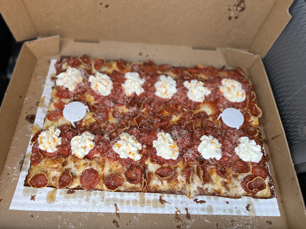 Detroit style!  @RealKevinNash favorite square pizza! #KliqThis 😂