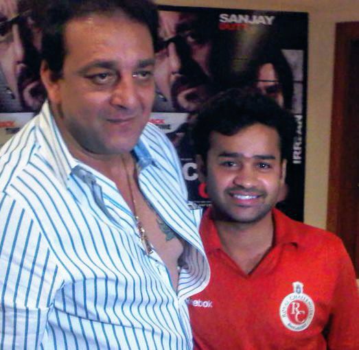 KBSharm63460260's tweet image. Happiest Birthday 🎂 @duttsanjay 
Baba ❤️ 🔥🔥
Wish you all the very best for your all upcoming movies. 
Come like this looks should be fiery 🔥🔥
You have that original natural acting soul inside.  Like your Mom #SwitchOnSwitchoff 
The Real #Rockstar  #SanjayDutt ❤️ #KhalNayak