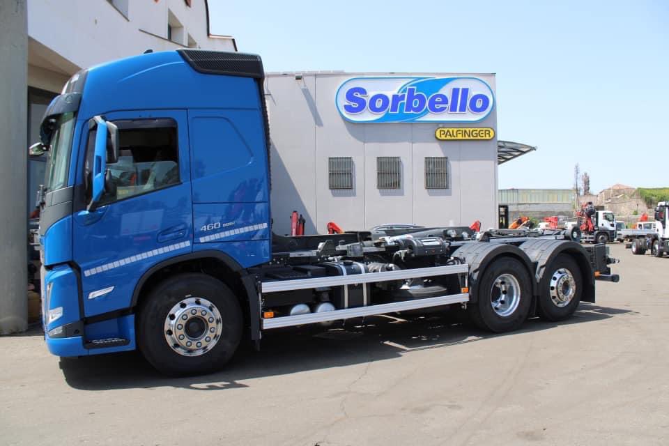 jppaleng's tweet photo. #Volvo x #Hookloader
日本での架装実績はありません。
#scania しかありません
どなたかvolvoxT22 やってみませんか?
若干のプライスダウンは致しますw https://t.co/i9Uk5pfAAw