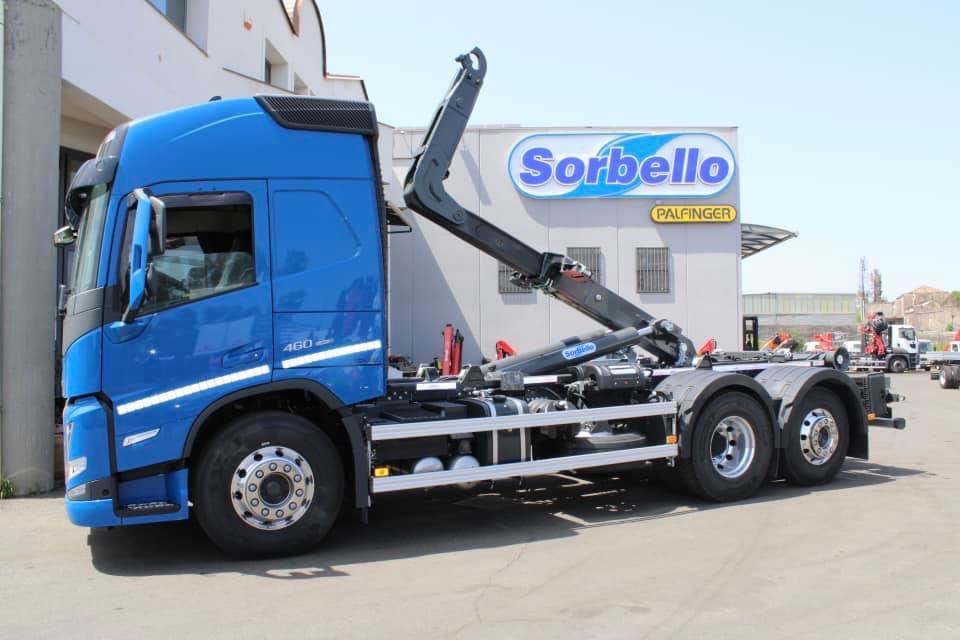 jppaleng's tweet photo. #Volvo x #Hookloader
日本での架装実績はありません。
#scania しかありません
どなたかvolvoxT22 やってみませんか?
若干のプライスダウンは致しますw https://t.co/i9Uk5pfAAw