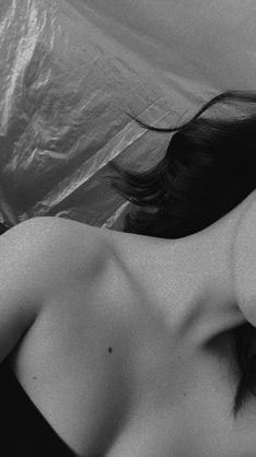 feejerez's tweet photo. Un beso en el cuello me moja 💦💦

#beso #onlyfansFree https://t.co/6tOoEzl1UO