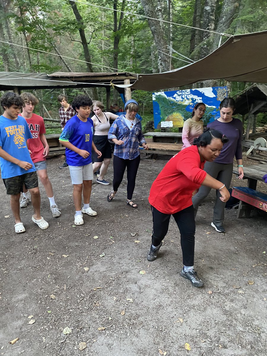 VoyageursCLV's tweet photo. Encore de dance! More African dancing! https://t.co/JUHHq5Z5Os