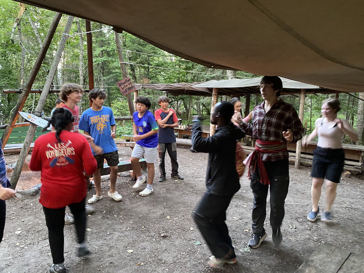 VoyageursCLV's tweet photo. Encore de dance! More African dancing! https://t.co/JUHHq5Z5Os