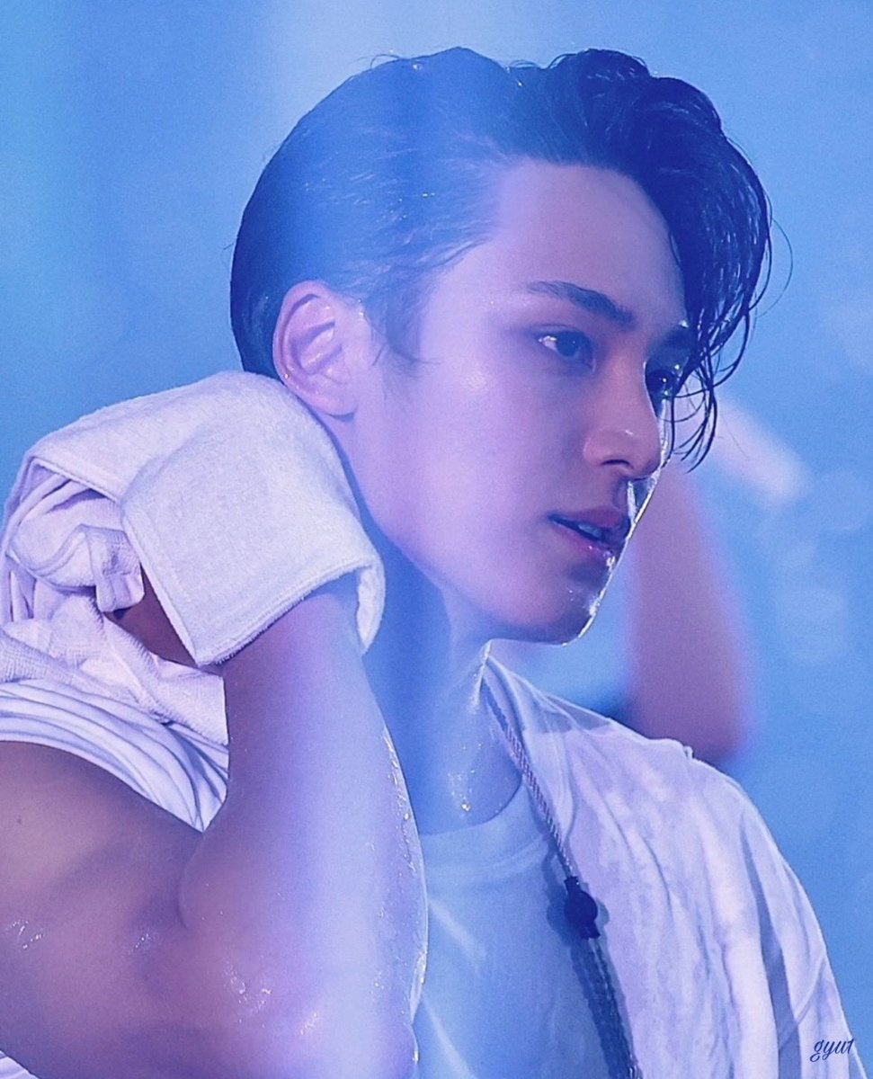 진심 복싱영화그런거 포스터인줄알았어😳