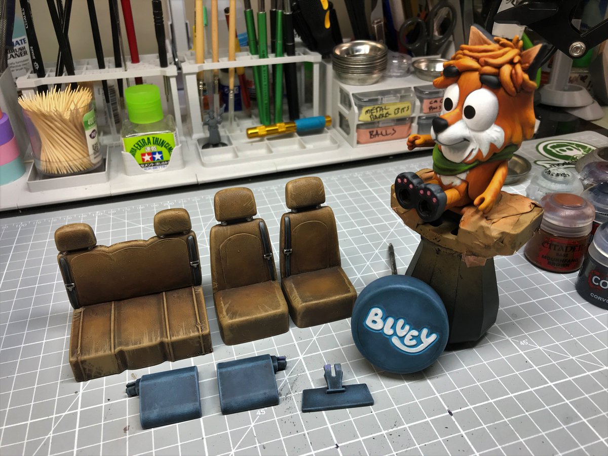 gurufoxx's tweet photo. Slowly making progress on the Bluey car repaint on the Friday streams. Foxx, seats, mirrors and spare wheel cover all painted up. Next: interior and then bodywork.
#Bluey #customising #repaintingtoys #ModelmakingGuru #paintingmodels #toys https://t.co/fnCBunMeqY