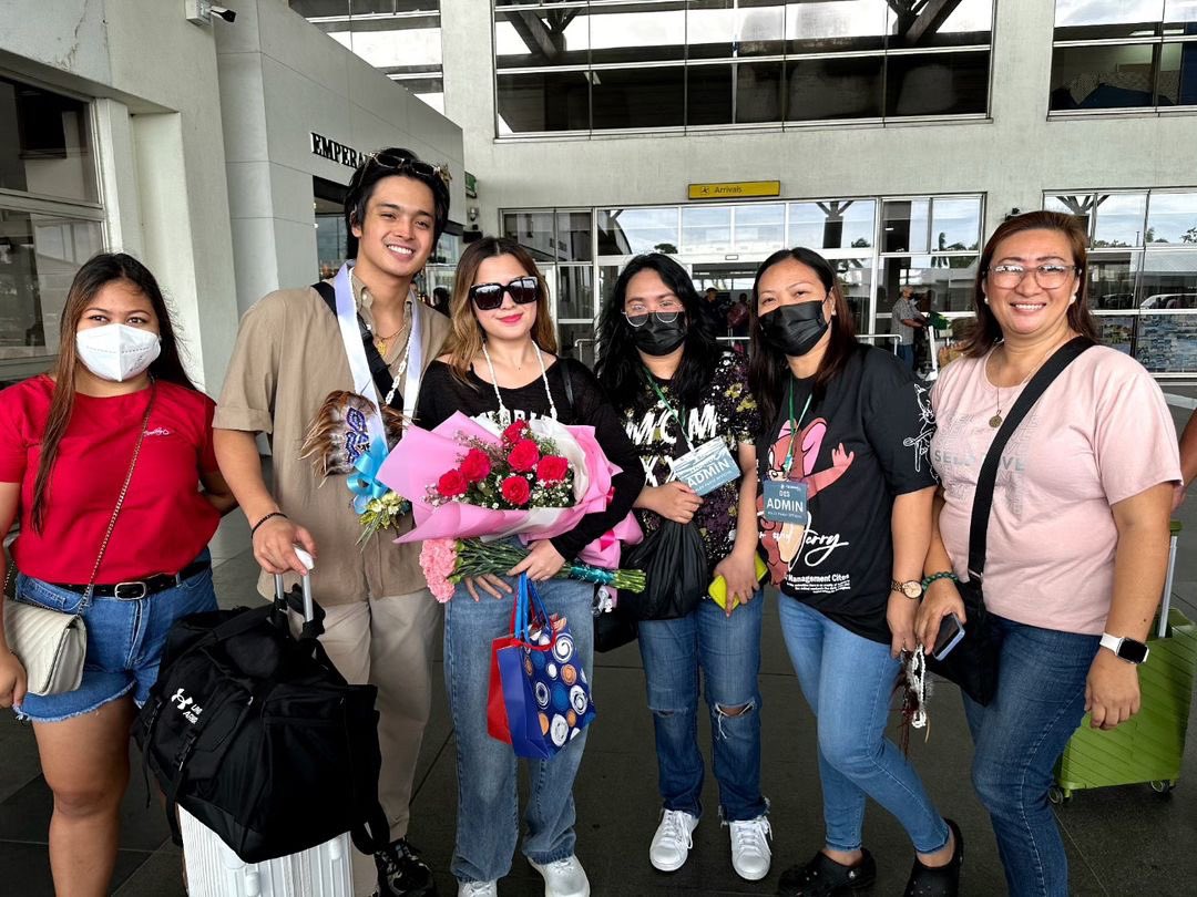 ericjohnsalut's tweet photo. Andito na ang KDLEX! @alexailacad @kdestrada_ 🧩💚✨ para makisaya sa Vista Mall Iloilo mamaya! Kita-kits mga Kapamilya at Kapatid!

#PiraPirasongParaiso
#DreamscapePH
#JRBCreativeProd https://t.co/DiQ8jw76It