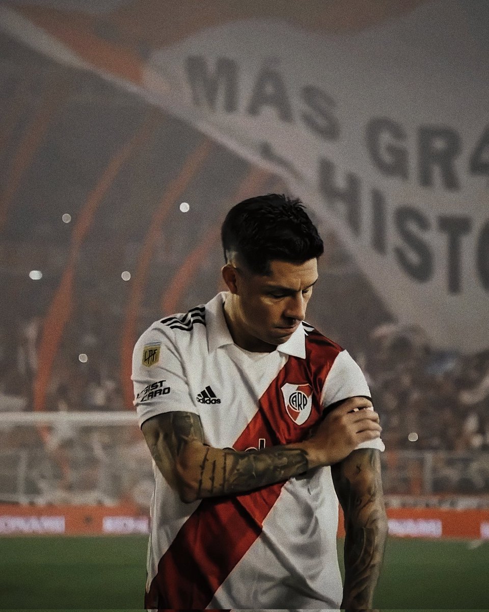lauti_rioss's tweet photo. Las fotos de Enzo con River ya es cosa seria https://t.co/PaIlXGPpjH