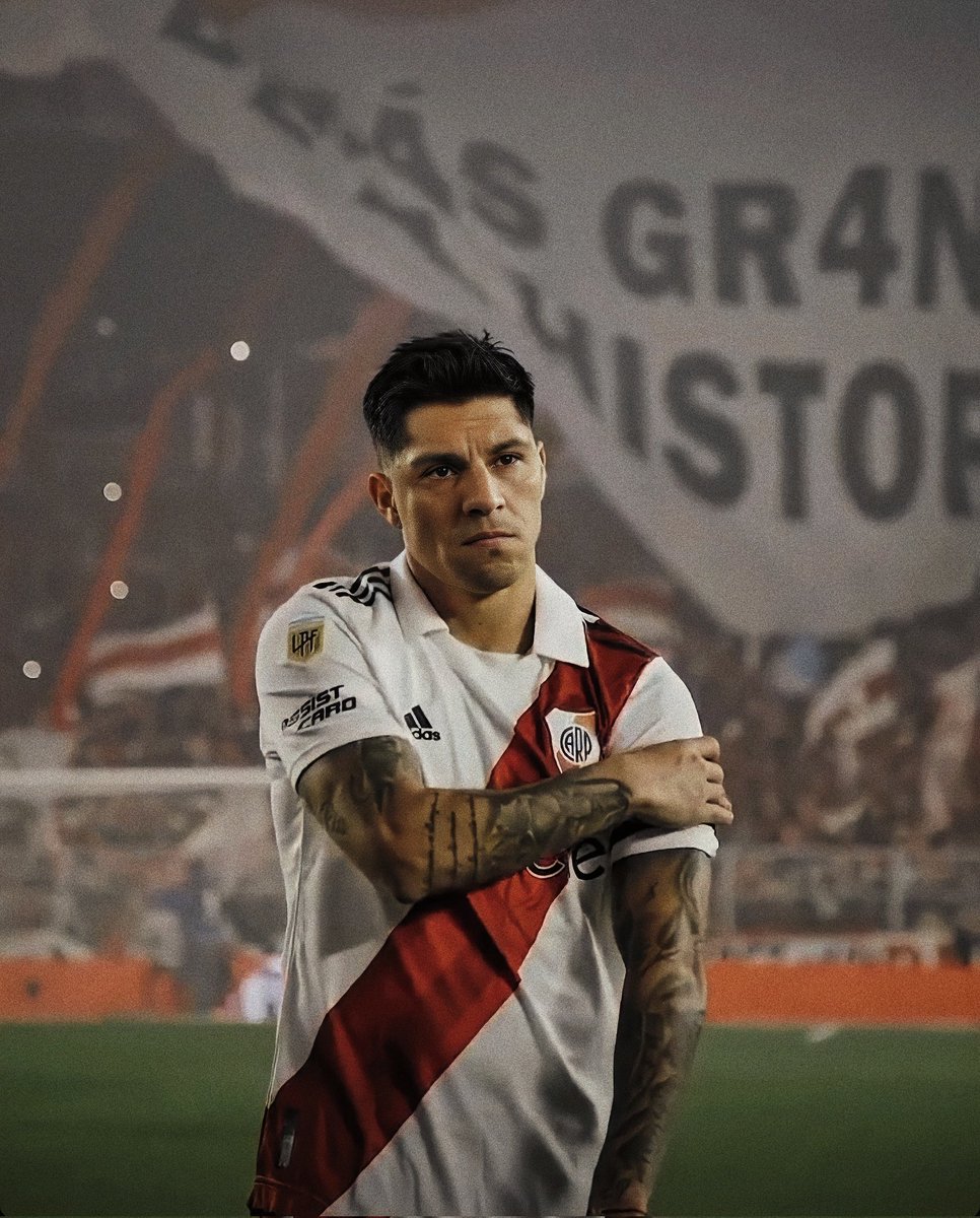 lauti_rioss's tweet photo. Las fotos de Enzo con River ya es cosa seria https://t.co/PaIlXGPpjH