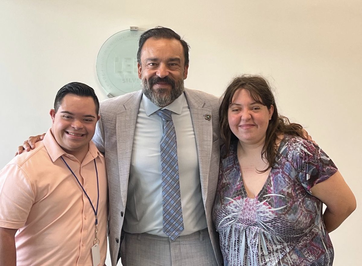 Our amazing students from Transition Outcomes showing Secretary Romero the great things happening in APS.  What an excellent way to start the day.  <a href="/aps_special/">APS Special Education</a> <a href="/ABQschools/">Albuquerque Public Schools</a>