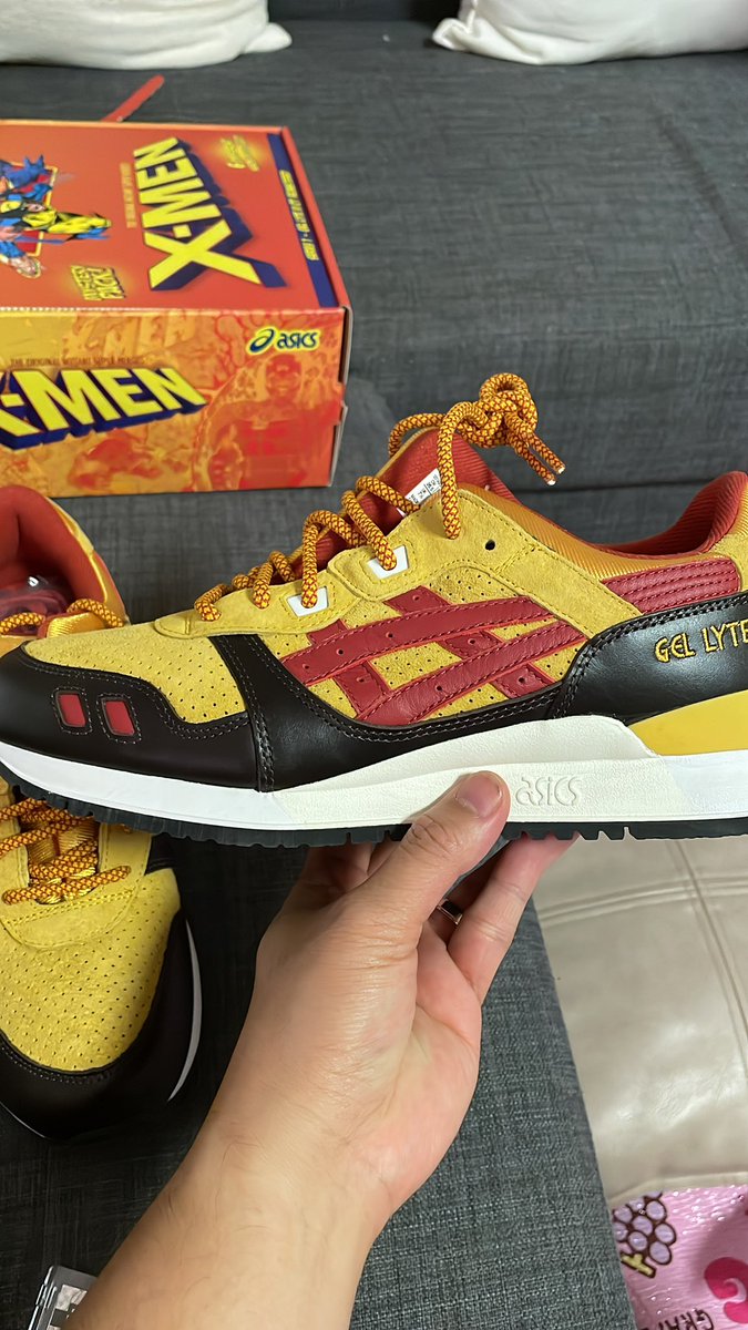 exkyliebur's tweet photo. Kith x Marvel X-Men x Asics https://t.co/YzIcebevJp