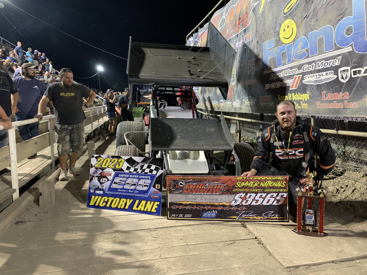 ESSprints's tweet photo. Jared “the juice” Zimbardi won the Summer Nationals at Outlaw Speedway. His family &amp; friends joined his celebration in victory lane. https://t.co/4CFMEUWFuI