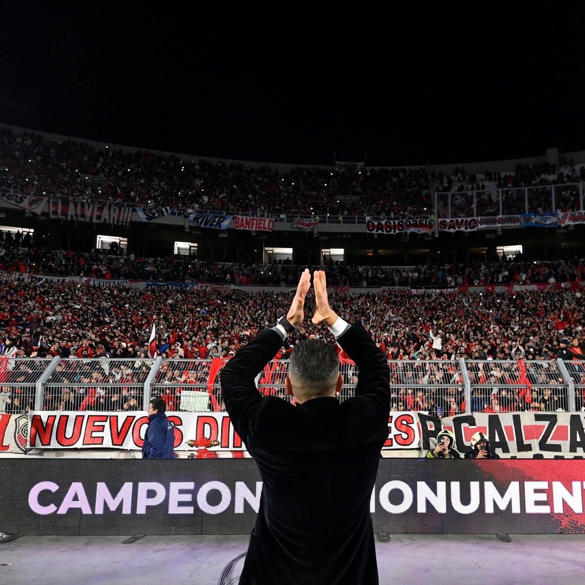 RiverPlate's tweet photo. De la mano de Demichelis 🏆👏 https://t.co/SPX9MB4gb1