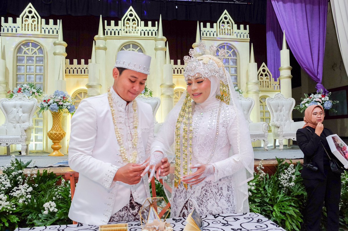 m_ilhamgunawan's tweet photo. 💍 @airihlahPS https://t.co/6m3Q7XqD0m