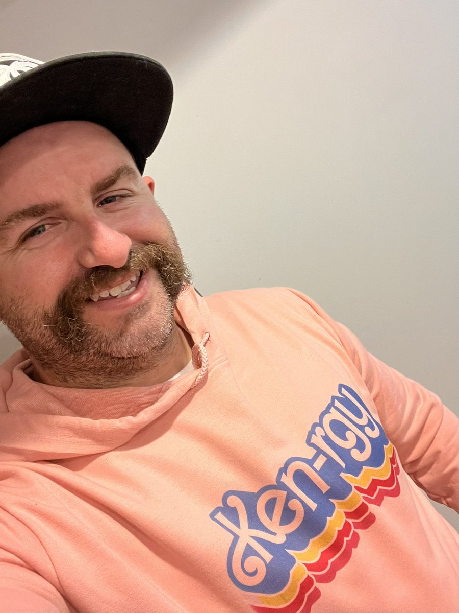 FrostyD89's tweet photo. The Barbie Movie
Been there. Done that. Got the shirt
#BarbieMovie #barbie #kenergy #Mattel #dfrost #bluecollar #yeg https://t.co/Uw767xdkSI