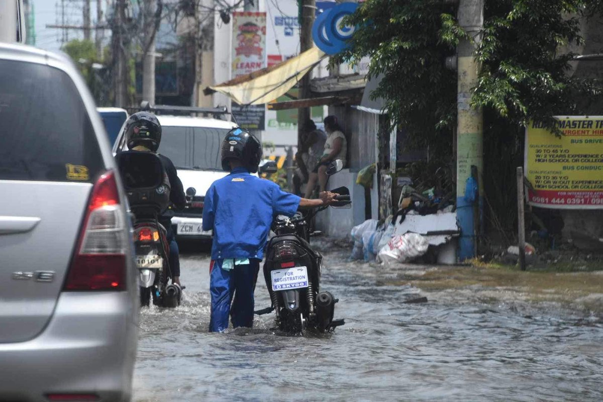 My city. Right this moment.💔
#pangasinan #Philippines #typhoonegay #TyphoonDoksuri