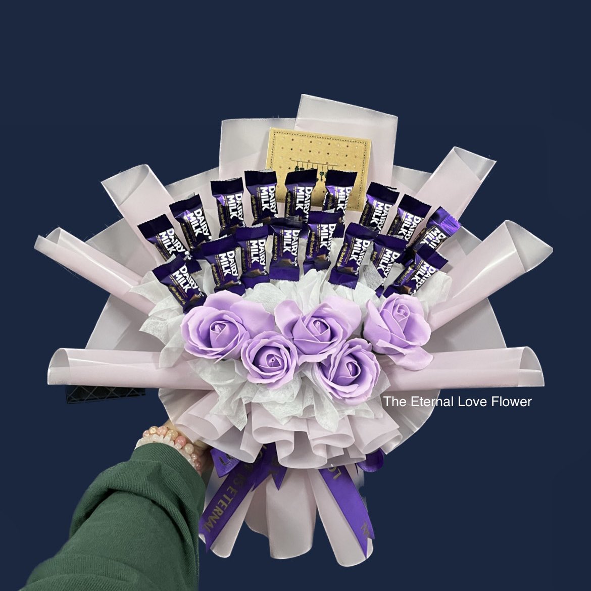 EternalLoveFlo1's tweet photo. Got someone on your mind all the time but you got super shy? Super shy to let them know your feeling? 

We can help you convey your sweet message 💜

Free wish card provided for every bouquet 💐 

#chocolatebouquet #surprisedelivery #surpriseplanner #chocolatebouquetKL https://t.co/3Tn6MyNA26