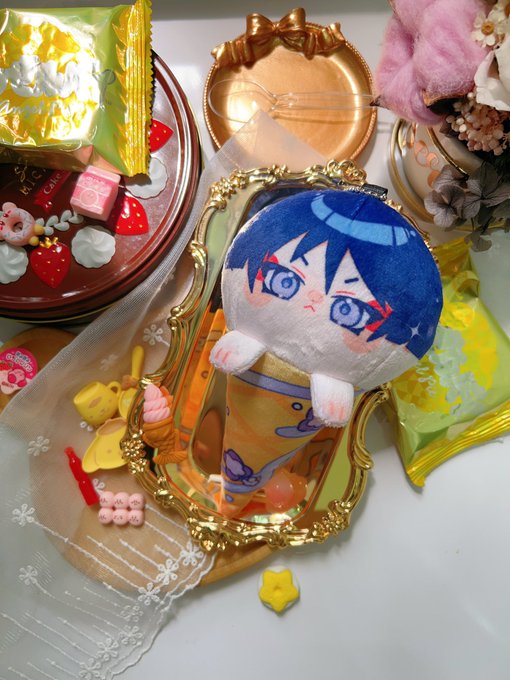 Wan chan mochi ice cream plush 