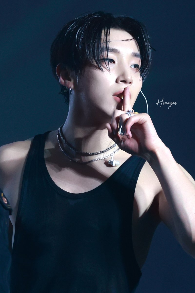hexagon_mju's tweet photo. 230723 피크타임 앵콜 콘서트          

어깨가 화가 많이 나셨네요(...)

#문종업 #MoonJongup #PEAKTIME 
#팀24시 #BAP #비에이피
@jongup_official https://t.co/HwVJ7FvsRv