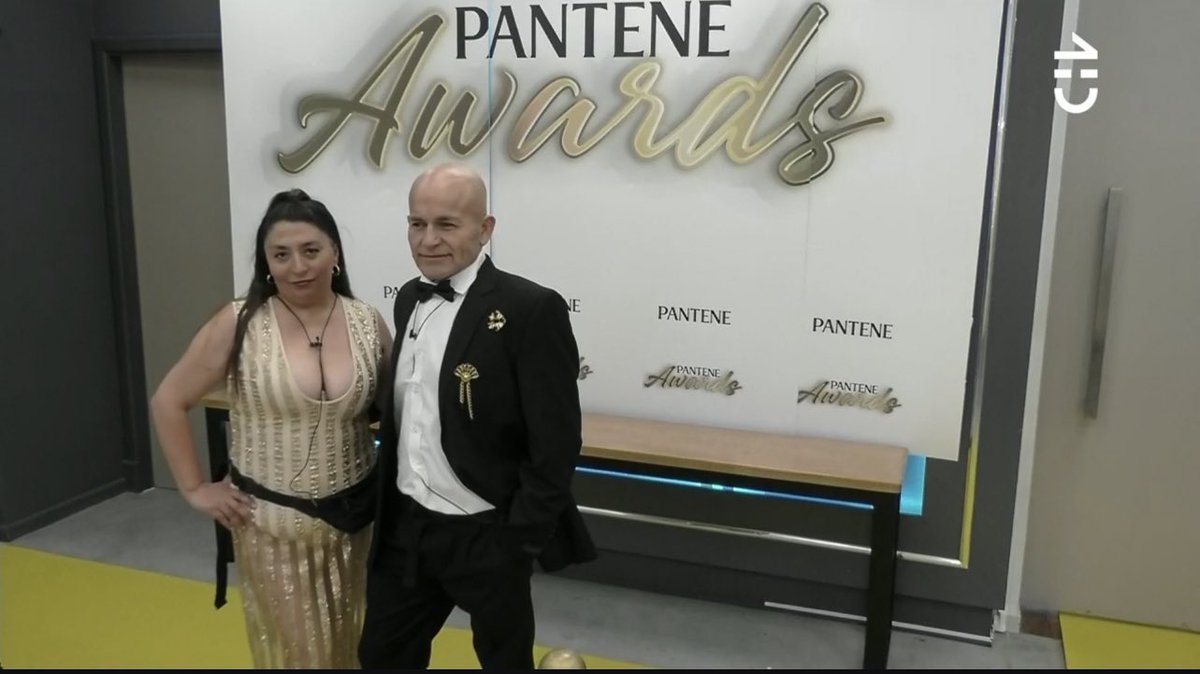 camilamhr's tweet photo. Les diré a mis hijos que ellos eran Ariana Grande y Pitbull #GranHermanoCHV https://t.co/Uo0CdVel3G