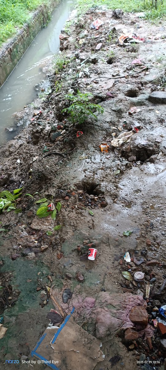 Street hawkers causing dirt all around.  Why <a href="/CeoNoida/">CEO, NOIDA Authority</a> <a href="/noida_authority/">NOIDA Authority</a> is allowing them to cause traffic near gates of Logix blossom county at plot not GH 02, sector 137 ? 
<a href="/ChiefSecyUP/">S.P. Goyal, Chief Secretary, GoUP</a> <a href="/CMOfficeUP/">CM Office, GoUP</a>