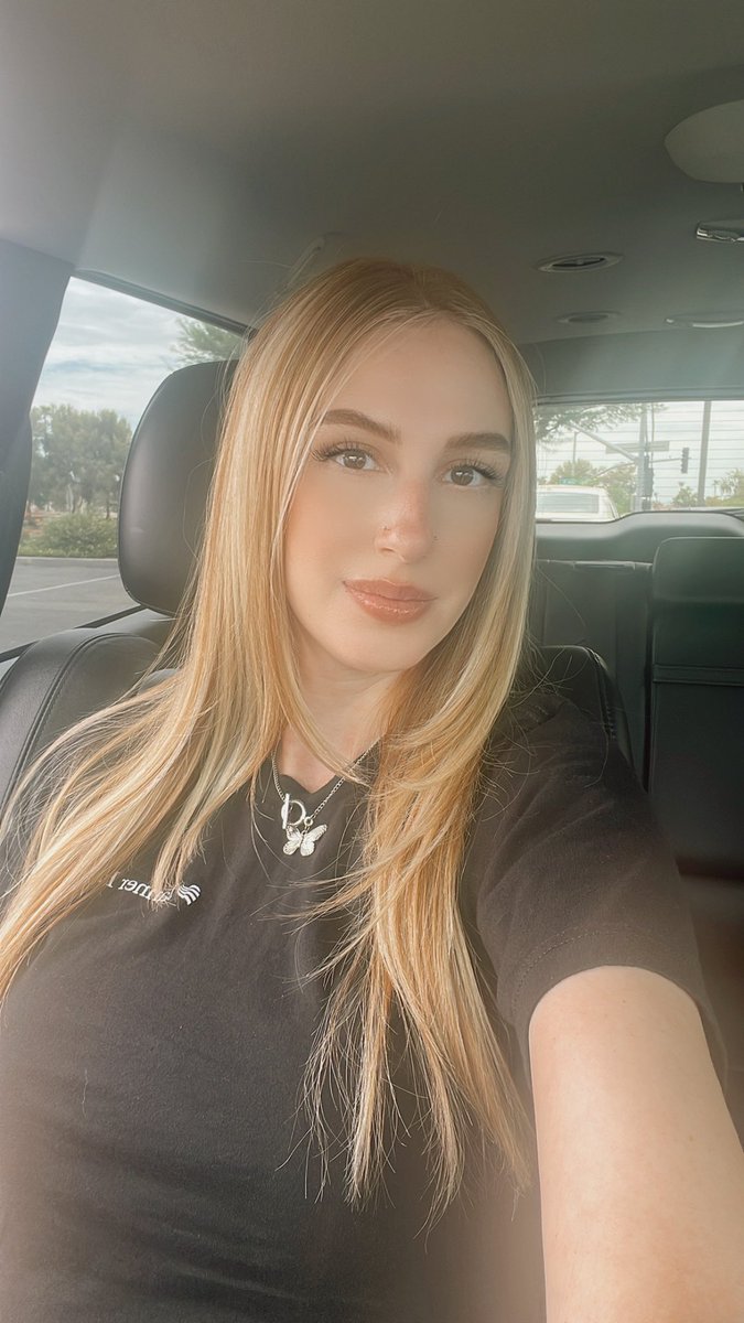 🌹💀 tweet media