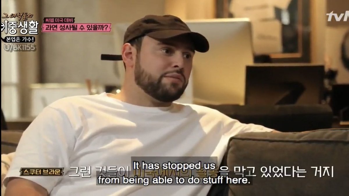 ugly_layout's tweet photo. Scoot explaining to CL that her group was an obstacle :))) https://t.co/XimojVbDVr
