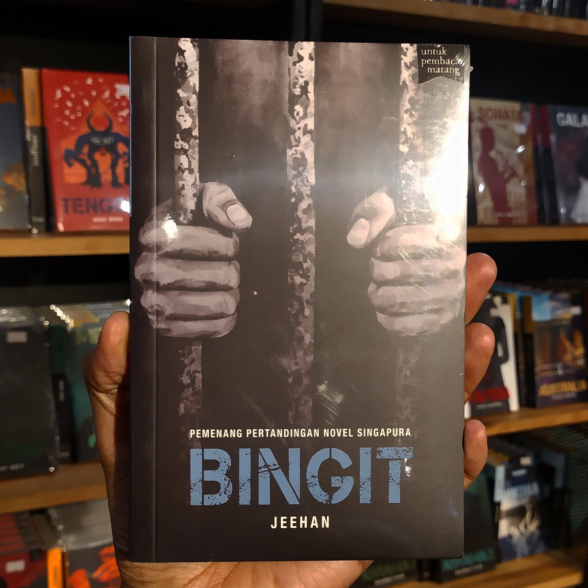 KedaiFixi's tweet photo. Buku #BINGIT oleh @theJeehan
Boleh dapatkan di Kedai Fixi Sunway Putra Mall dengan harga promosi #3BukuFixiRM60 https://t.co/3YU2HtPhyz