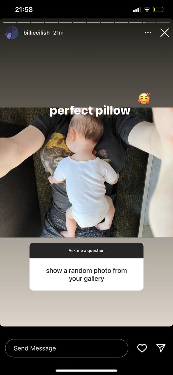 2 cabezas de bebé literal