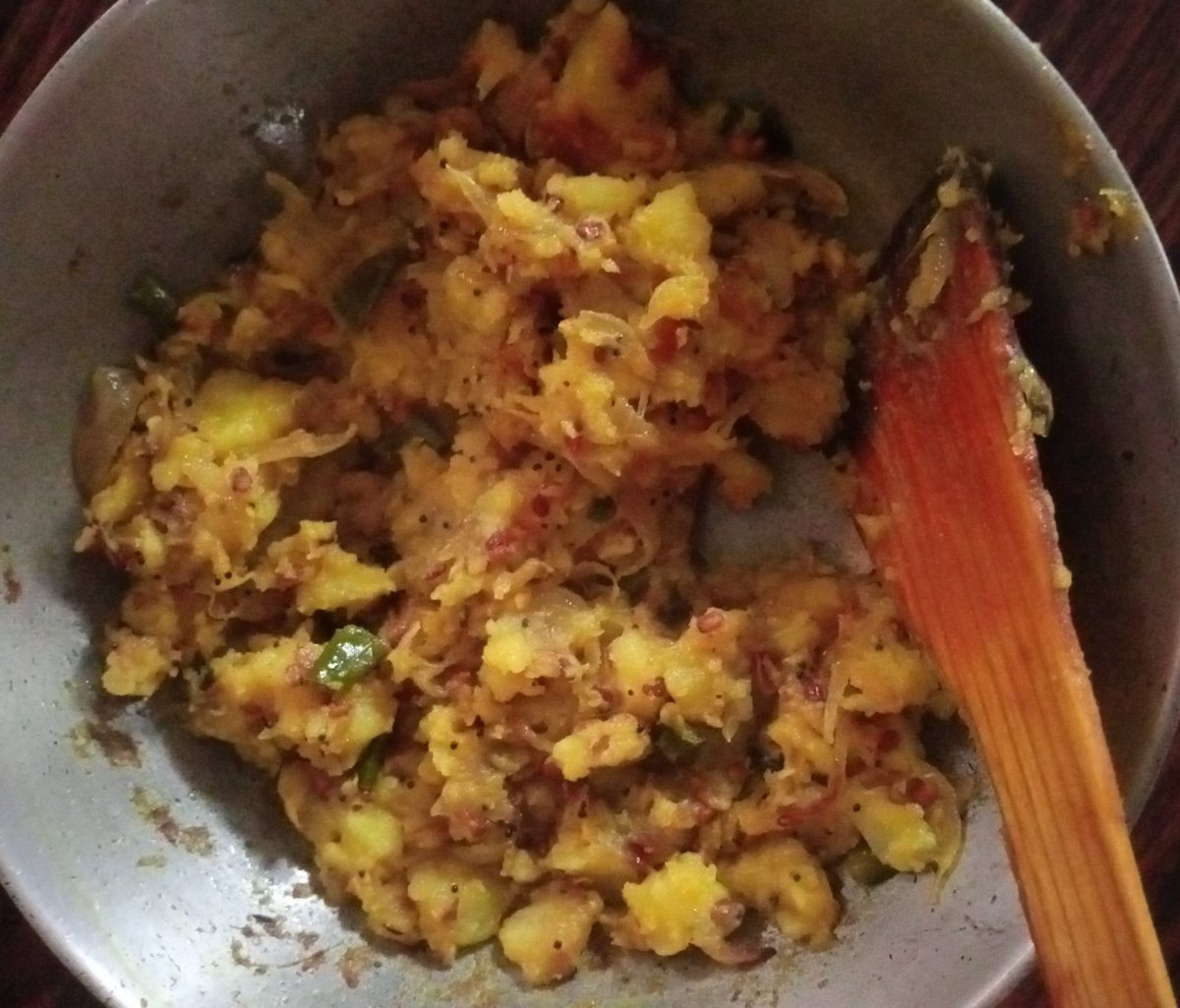 ROHITKUMBHOJKAR's tweet photo. Off Late I have started liking #Dosa more than #Appe #Phad.
Open invitation for today's menu of #Dosa
#Foodie
#Homemade https://t.co/PUYnQrt2yl