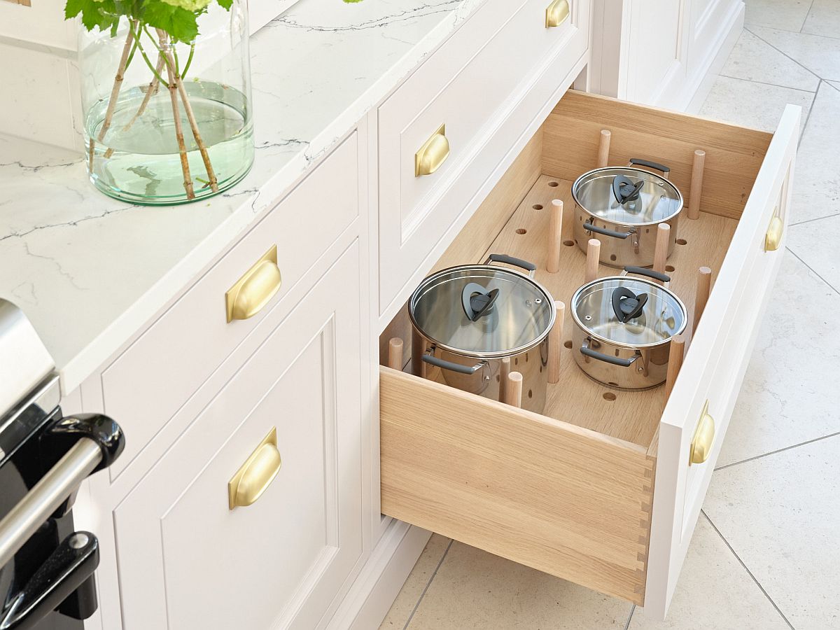 dsalisburycons's tweet photo. Kitchen Storage Ideas | Bespoke Pan Drawers
Our solid oak kitchen cabinetry covers all of your kitchen storage needs, including these bespoke pan drawers with plenty of space to cater for contemporary family living π‘
#kitchenstorage #kitchenstorageideas #kitcheninspiration https://t.co/k0OCNbAauu
