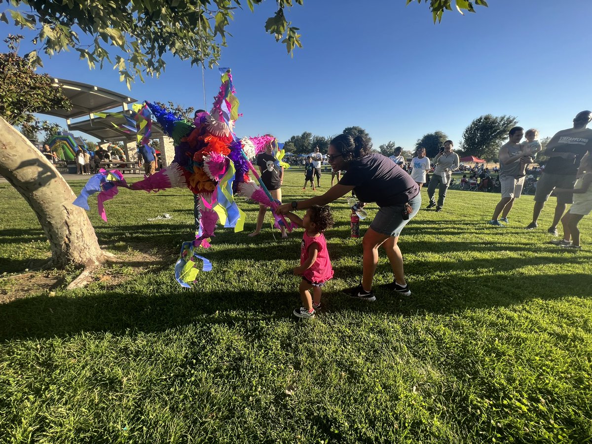 CM_LisaKaplan's tweet photo. I love our #Natomas community!  Tonight was a fun, happy, lovely &amp; amazing night. Thank you Latin Touch, vendors, my staff &amp; our amazing community. My heart is full! #BetterTogether #LatinTouch #Natomas #chicano #Familia  #Robla https://t.co/rVNvIGRDNs
