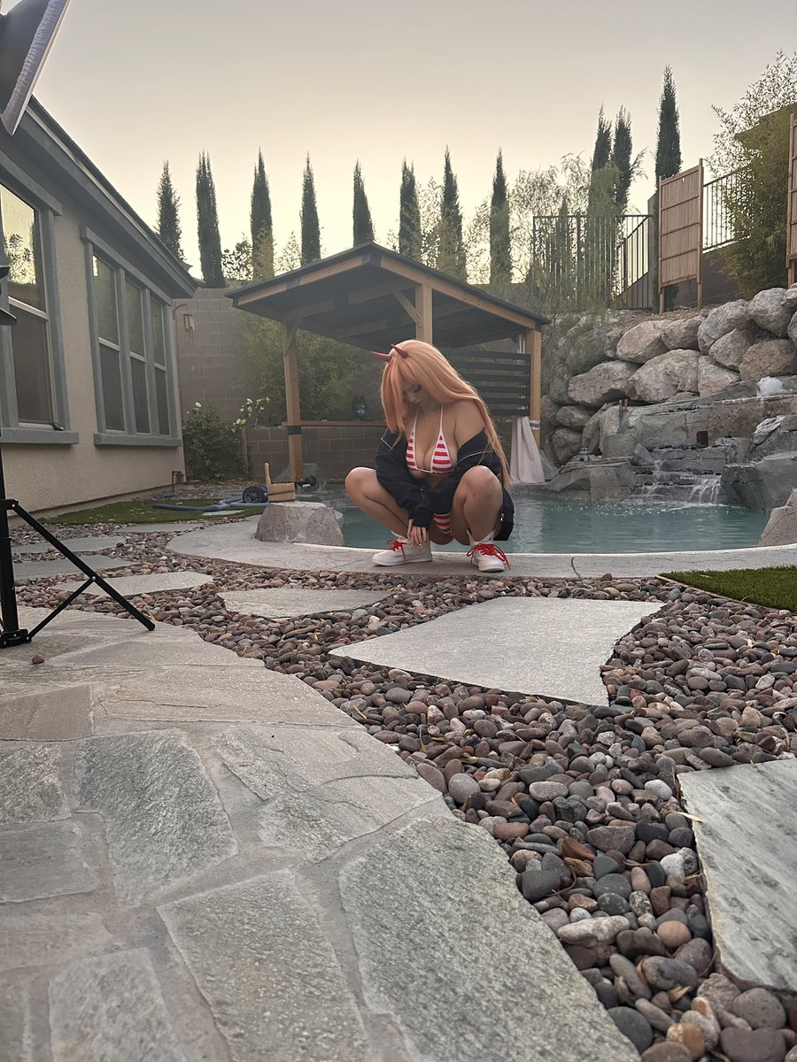 bts of swimsuit POWAAAAA https://t.co/N0aJSKNydx