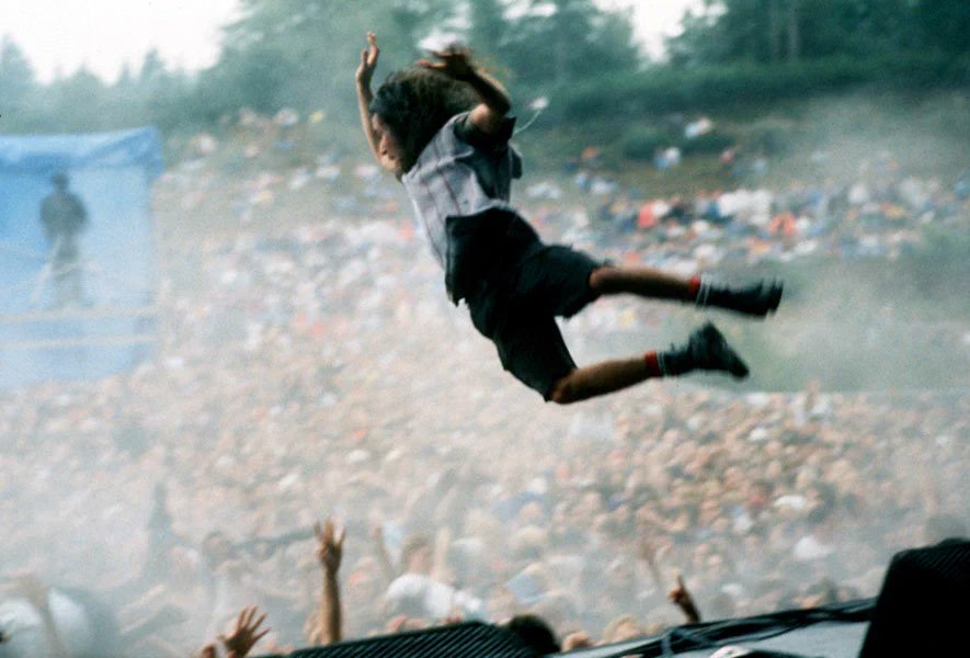 Eddie Vedder at Pinkpop Festival, 1992. Photo by Lance Mercer