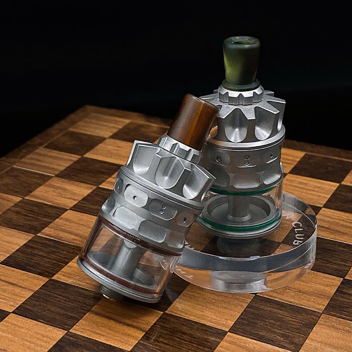 VapeShop_Frog's tweet photo. 🎉4周年前夜祭🎉
4周年例大祭の先陣はイタリアのVaping Gentlemen Clubから
『THE ROOK RDTA』
『Millennium RTA 11th Batch』
が入荷します🎉
https://t.co/XYuHdPVuZ7
ポスト位置でジェネシス〜コットンビルドをスイッチできるロングセラー商品と
前回即完売となったRTAの最新Batch
是非ご覧下さい🔥 https://t.co/uXLpCe8HPx