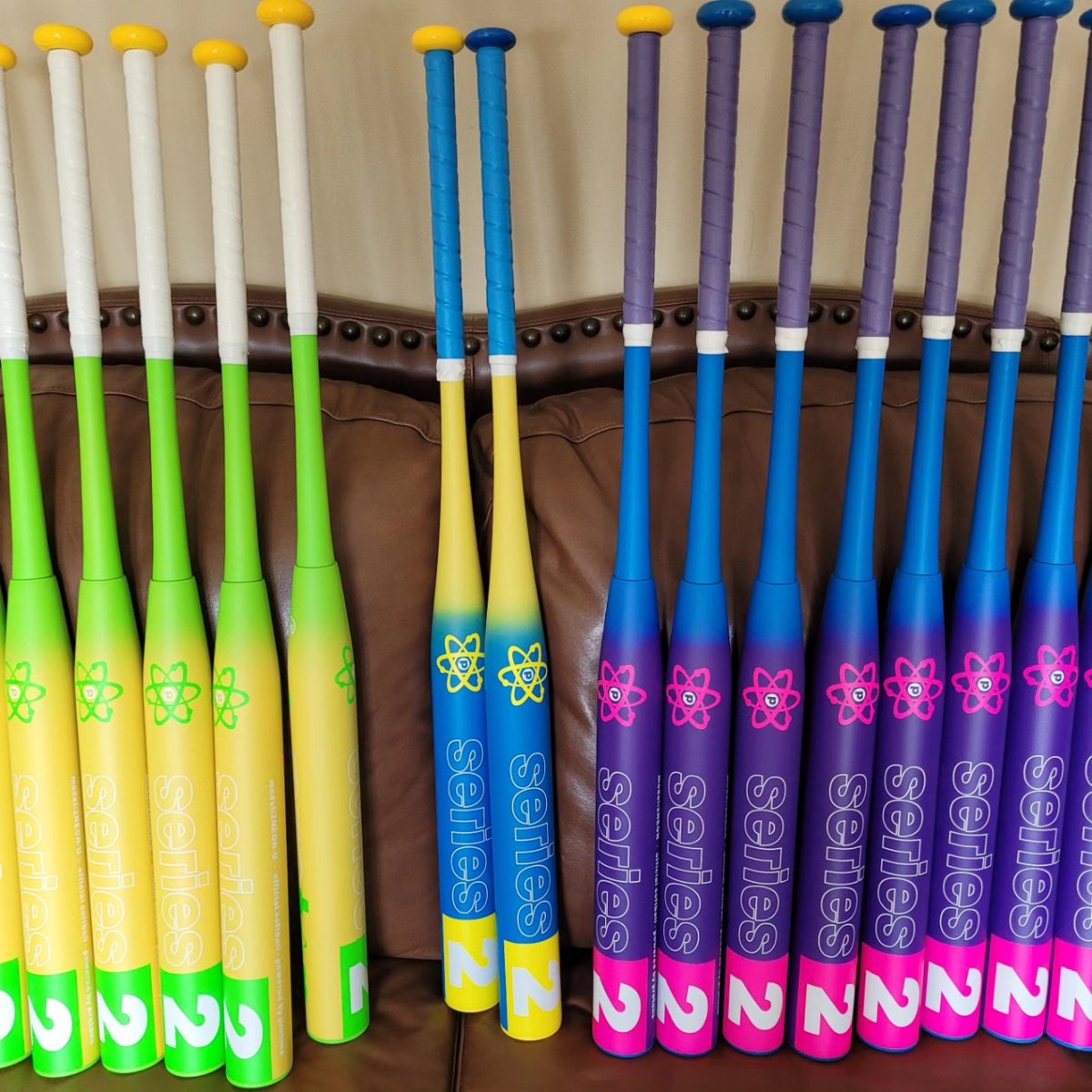 FSACanada's tweet image. Now in stock in Ontario, only with us. DM us today to check if we have your size. Or email team.fsa@outlook.com. 
#fsacanada #protonsoftball