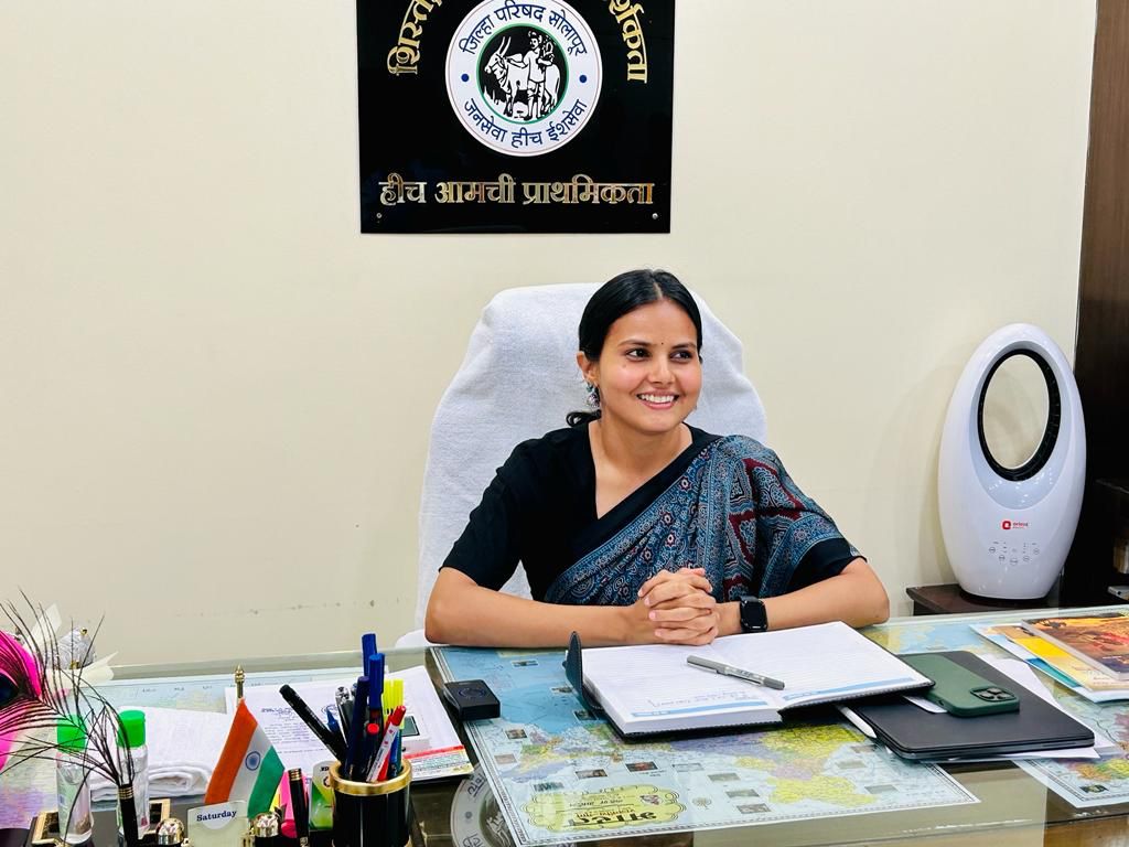 मा.श्रीम.मनिषा आव्हाळे, भा.प्र.से., यांनी मुख्य कार्यकारी अधिकारी, जिल्हा परिषद, सोलापूर पदाचा कार्यभार दिनांक 22.07.2023 रोजी स्विकारला. आदरणीय मॅडम यांचे जिल्हा परिषद, सोलापूर मध्ये हार्दिक स्वागत व अभिनंदन.
