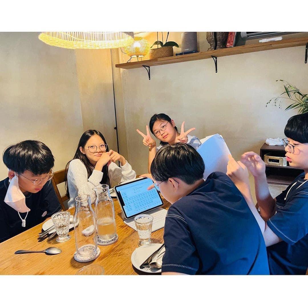 LienNilatda's tweet photo. They have grown up so much! ⬆️ Daehan👦🏻 Minkook👦🏻Manse👦🏻Sarang👩🏻 Jion👧🏻 💙💙💙
.
.
.
Cr. To Its owners
#대한민국만세 #삼둥이 #보고싶다
#missingyou #songtriplets #songdaehan #songminkook #songmanse #songilkook #songfamily https://t.co/mPqdb8JEMn