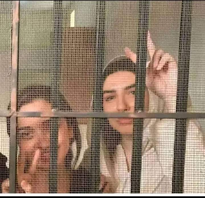 Skiper786's tweet photo. بزدل قوم کی بہادر بیٹیوں  صنم اور طیبہ کو سرخ سلام جو ابھی تک ڈٹی ہوئی ہیں https://t.co/8j0oj4Fe49